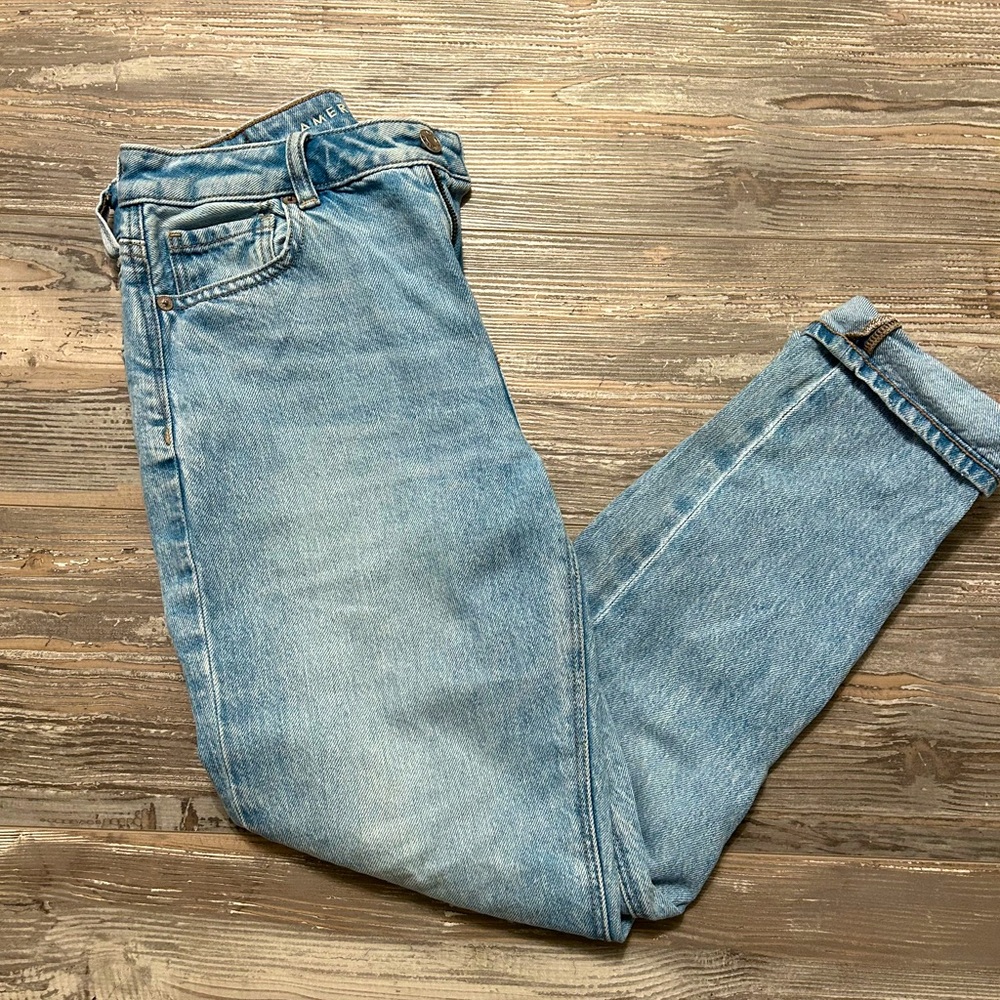 American eagle size 2 mom jeans